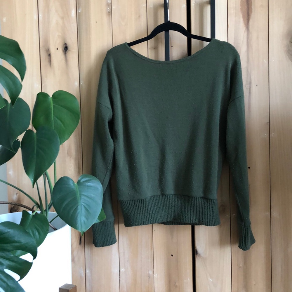 🌱 2/$25 🌱 Nasty Gal Green Sweater